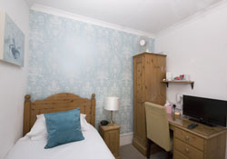 Bedroom, Newport Quay Hotel